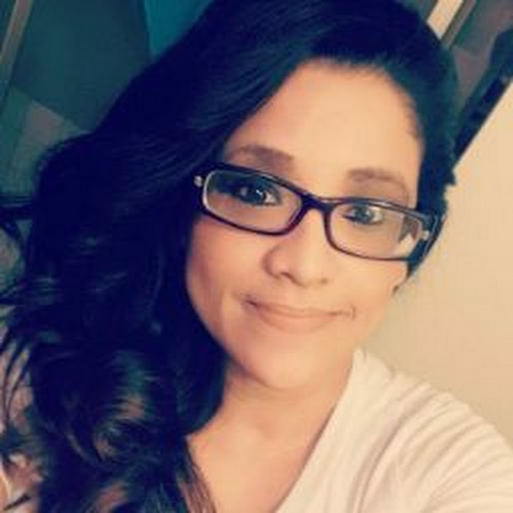 Meet your Posher, Corina